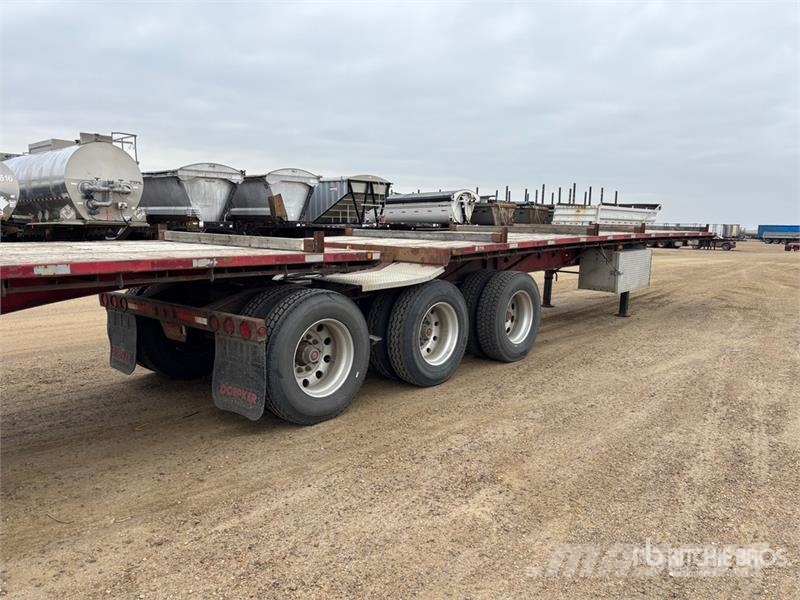 Doepker 32 ft Super B-Train Lead Flatbed Trailer Flatbed/Dropside trailers