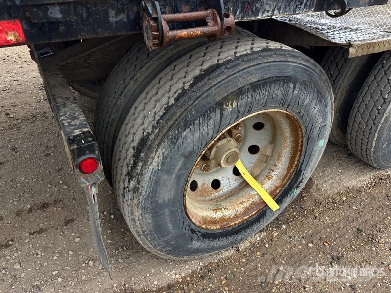 Doepker 32 ft Super B-Train Lead Flatbed Trailer Pick up/Prelata