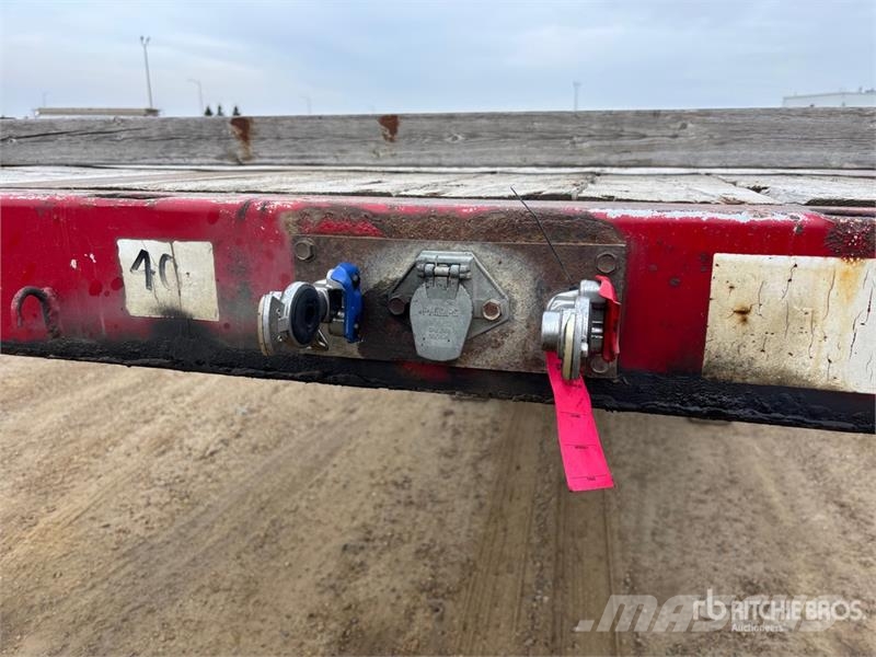 Doepker 32 ft Super B-Train Lead Flatbed Trailer Flatbed/Dropside trailers