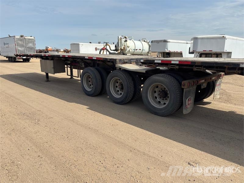 Doepker 32 ft Super B-Train Lead Flatbed Trailer Valníky