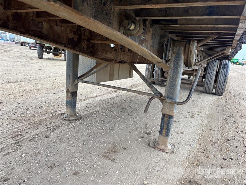 Doepker 32 ft Super B-Train Lead Flatbed Trailer Pick up/Prelata