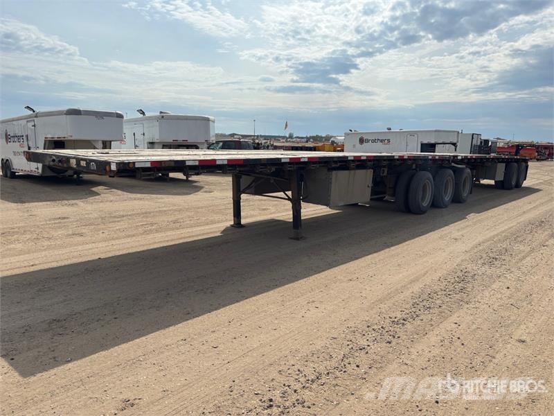 Doepker 32 ft Super B-Train Lead Flatbed Trailer Valníky