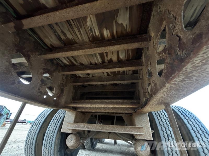 Doepker 32 ft Super B-Train Lead Flatbed Trailer Pick up/Prelata