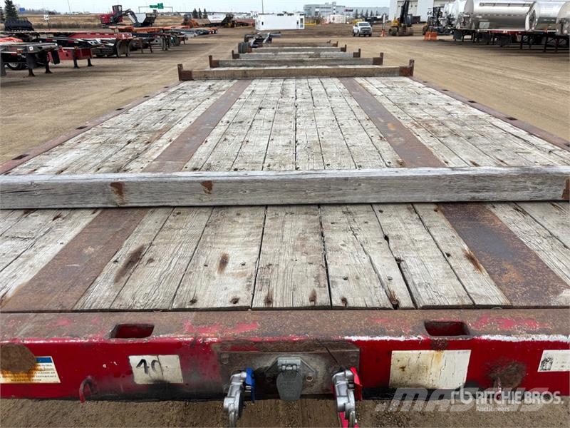 Doepker 32 ft Super B-Train Lead Flatbed Trailer Flatbed/Dropside trailers