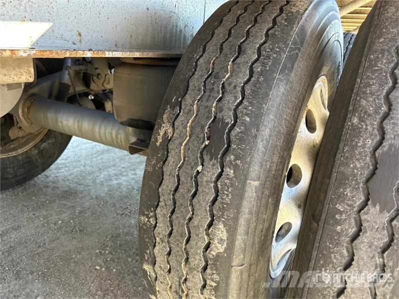 Doepker 32 ft Super B-Train Lead Flatbed Trailer Prikolice platforme/otvoreni sanduk