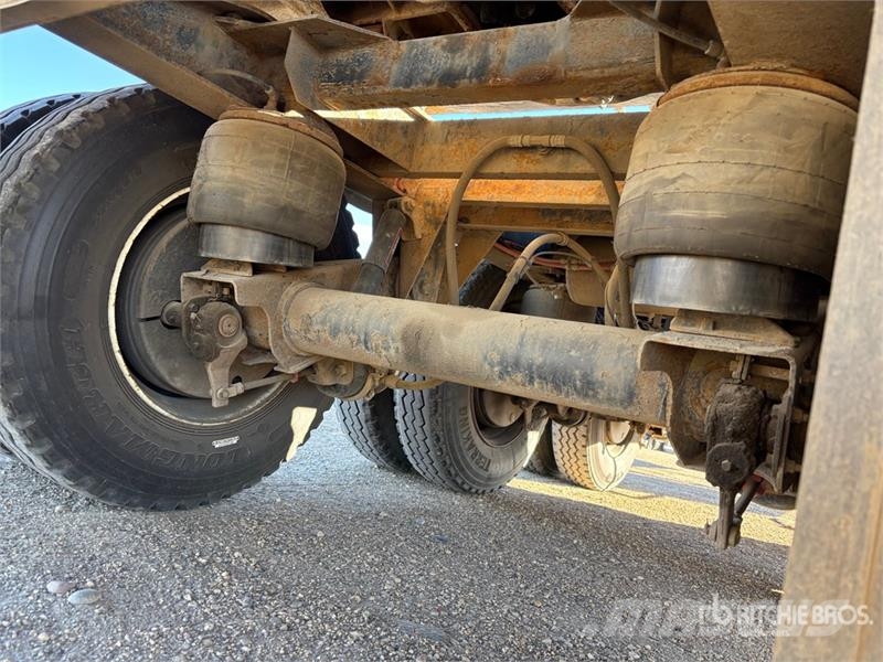 Doepker 32 ft Super B-Train Lead Flatbed Trailer مقطوروات مسطحة/مفصلية الجوانب