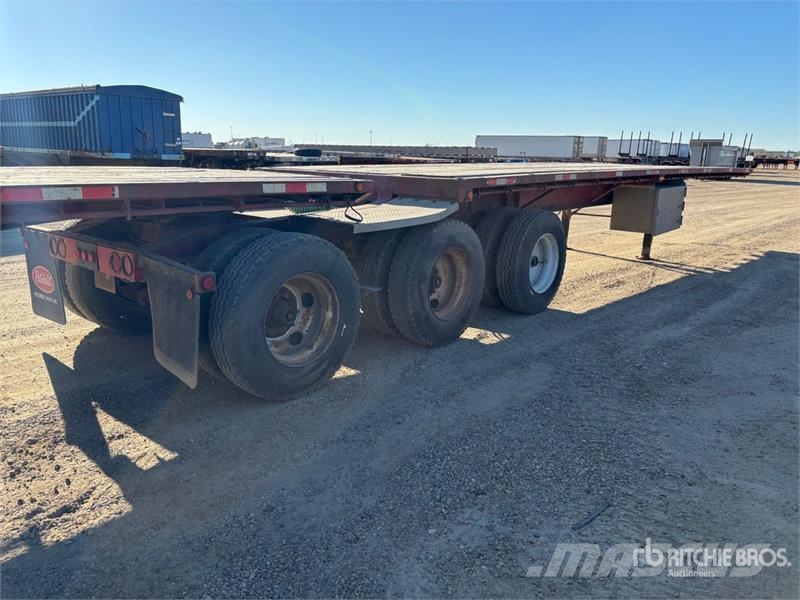 Doepker 32 ft Super B-Train Lead Flatbed Trailer Valníky