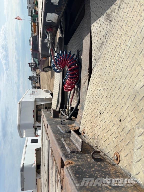 Doepker 32 ft Super B-Train Lead Flatbed Trailer Valníky