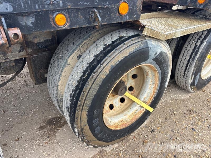 Doepker 32 ft Super B-Train Lead Flatbed Trailer Pick up/Prelata