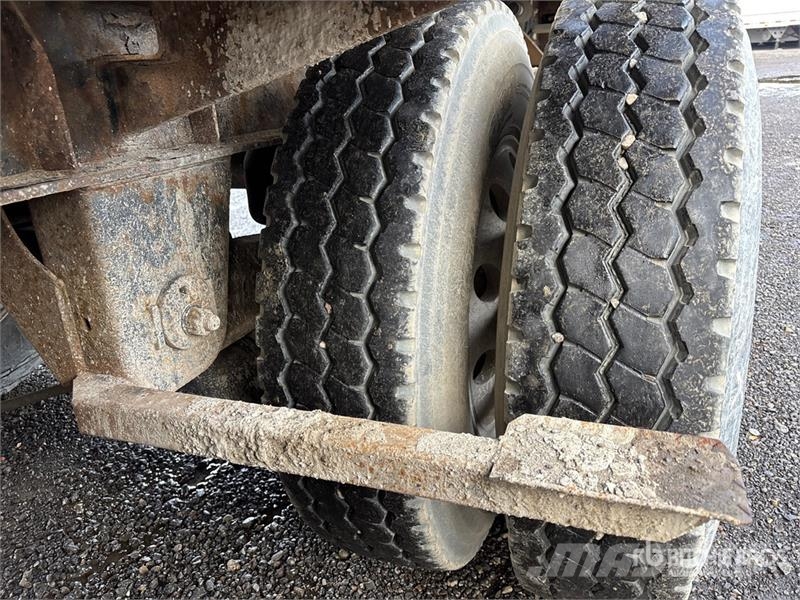Doepker 32 ft Super B-Train Lead Flatbed Trailer Remorque ridelle
