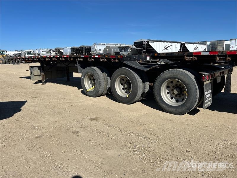 Doepker 32 ft Super B-Train Lead Flatbed Trailer Lavaperävaunut