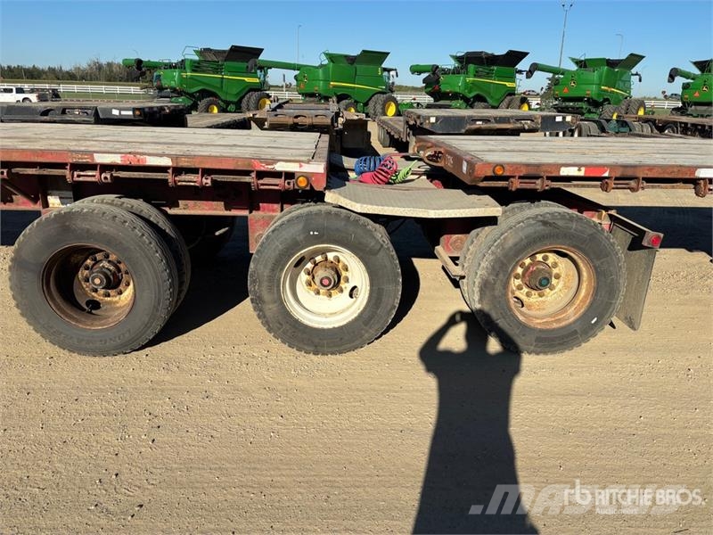Doepker 32 ft Super B-Train Lead Flatbed Trailer Valníky