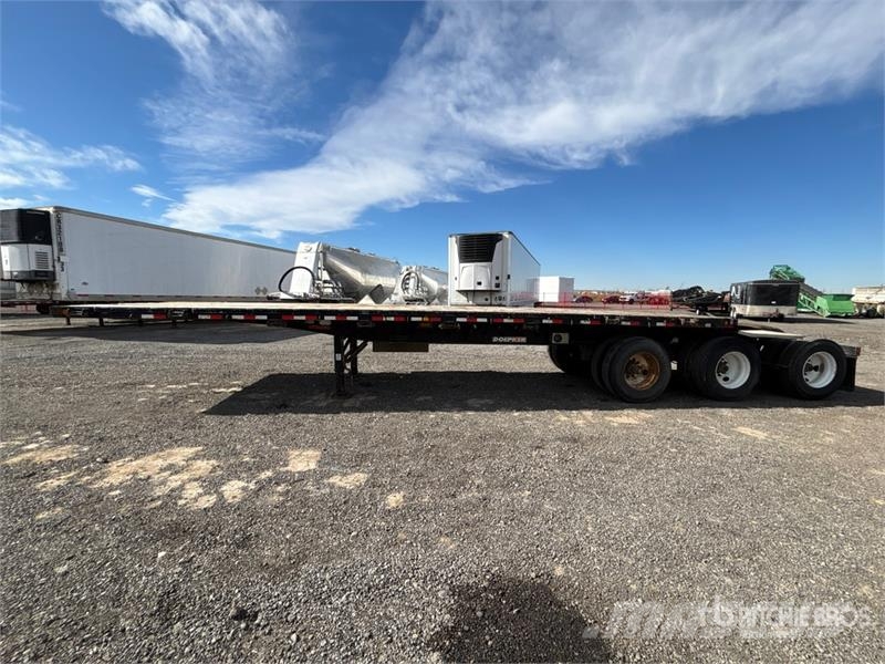 Doepker 32 ft Tri/A Super B-Train Lead Flatbed Trailer Причепи-платформи/бокове розвантаження