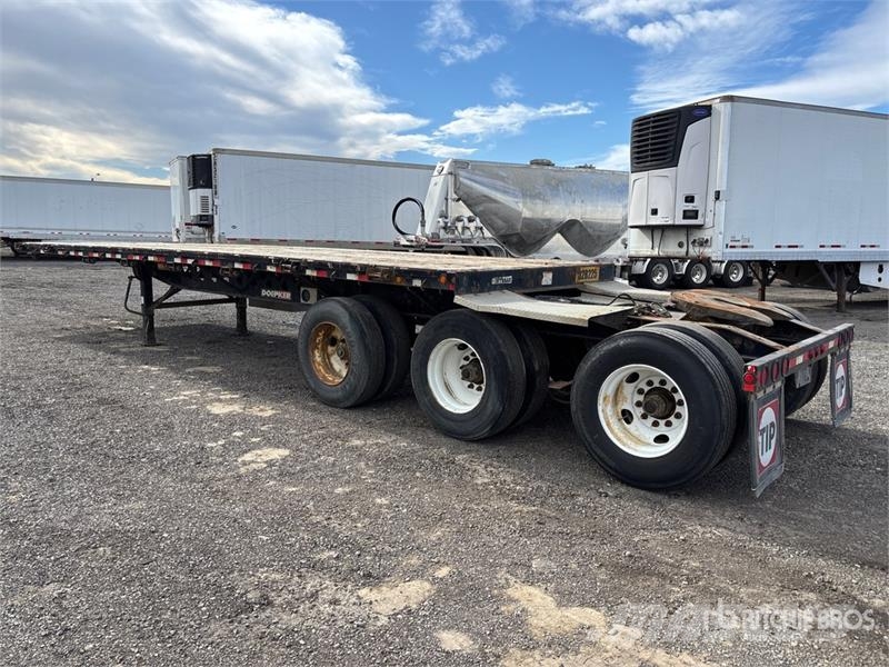 Doepker 32 ft Tri/A Super B-Train Lead Flatbed Trailer Vlakke laadvloer