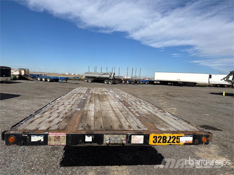 Doepker 32 ft Tri/A Super B-Train Lead Flatbed Trailer Причепи-платформи/бокове розвантаження