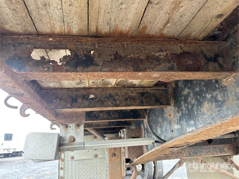 Doepker 32 ft Tri/A Super B-Train Lead Flatbed Trailer 自卸半挂车