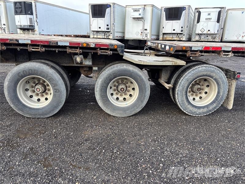Doepker 32 ft Tri/A Super B-Train Lead Flatbed Trailer 自卸半挂车