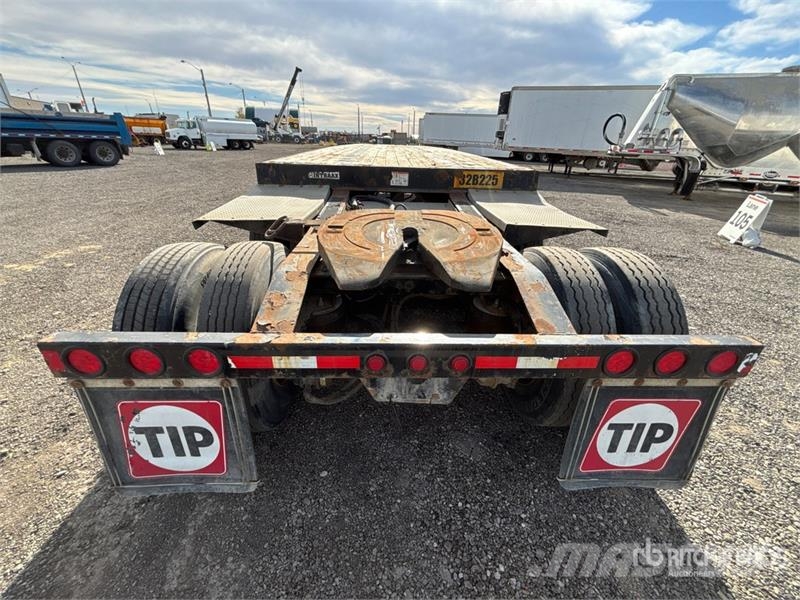 Doepker 32 ft Tri/A Super B-Train Lead Flatbed Trailer Причепи-платформи/бокове розвантаження