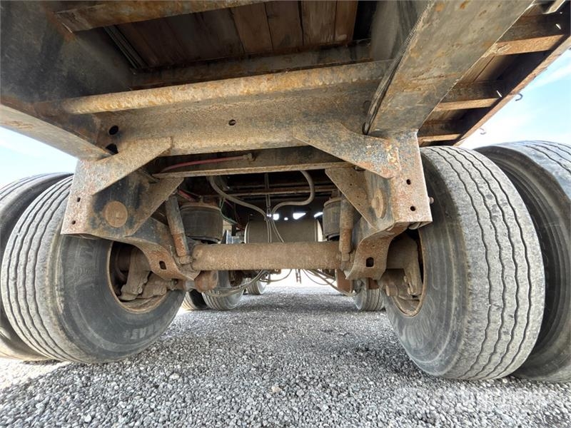Doepker 32 ft Tri/A Super B-Train Lead Flatbed Trailer Причепи-платформи/бокове розвантаження
