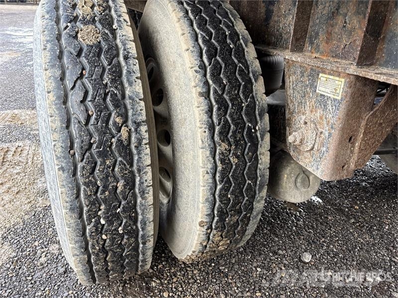 Doepker 32 ft Tri/A Super B-Train Lead Flatbed Trailer 自卸半挂车