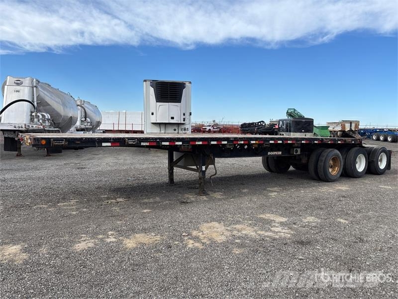 Doepker 32 ft Tri/A Super B-Train Lead Flatbed Trailer Vlakke laadvloer