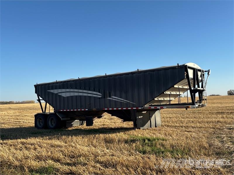 Doepker 35 ft T/A Grain Trailer Carros de trasladar grano