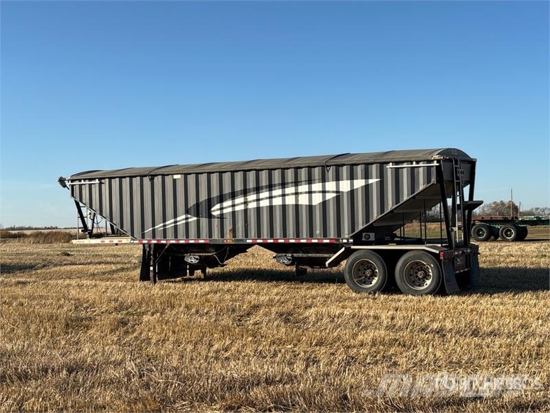 Doepker 35 ft T/A Grain Trailer Carros de trasladar grano