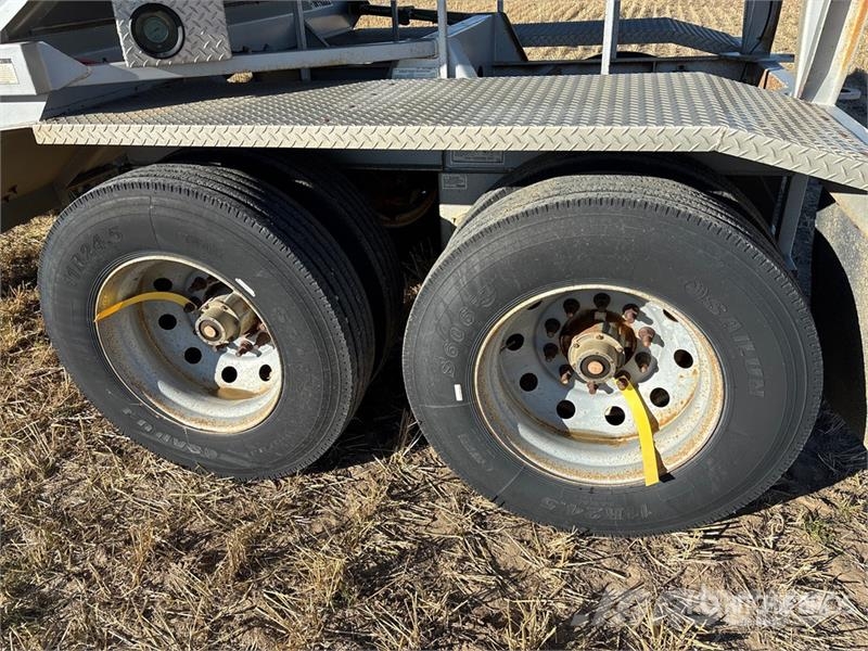Doepker 35 ft T/A Grain Trailer Prikolice za zrno