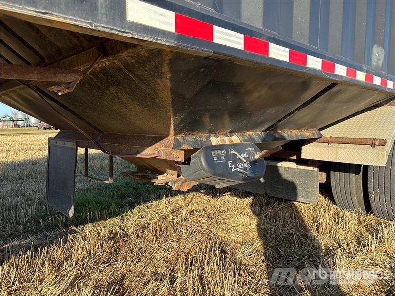Doepker 35 ft T/A Grain Trailer Carros de trasladar grano