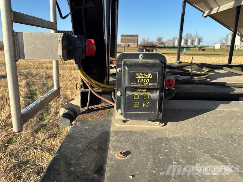 Doepker 35 ft T/A Grain Trailer Carros de trasladar grano