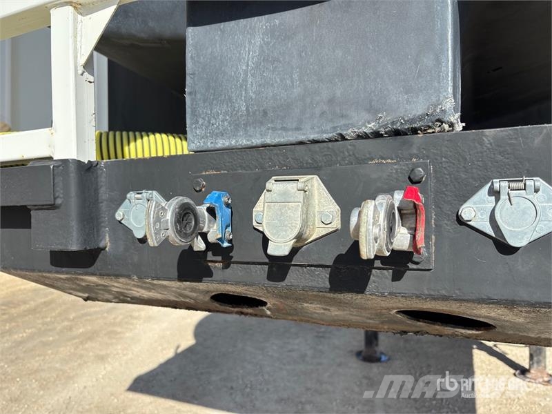 Doepker 37 ft Tri/A Sprayer Tender Trailer ماكينات زراعية - غير ذلك
