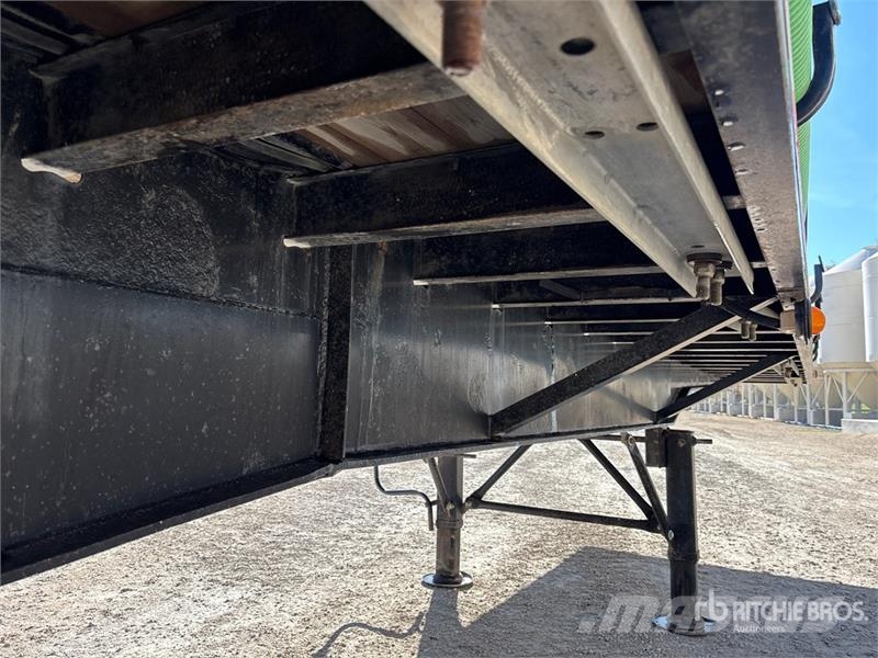 Doepker 37 ft Tri/A Sprayer Tender Trailer ماكينات زراعية - غير ذلك