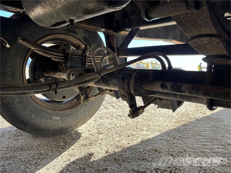 Doepker 37 ft Tri/A Sprayer Tender Trailer ماكينات زراعية - غير ذلك
