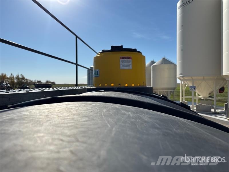 Doepker 37 ft Tri/A Sprayer Tender Trailer ماكينات زراعية - غير ذلك