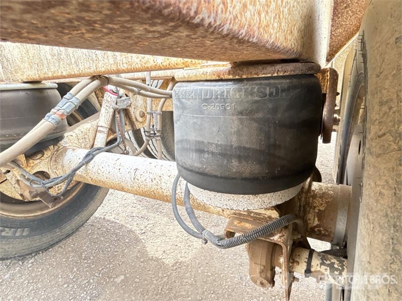 Doepker 40 ft Tri/A Belly Dump Trailer Tipphengere