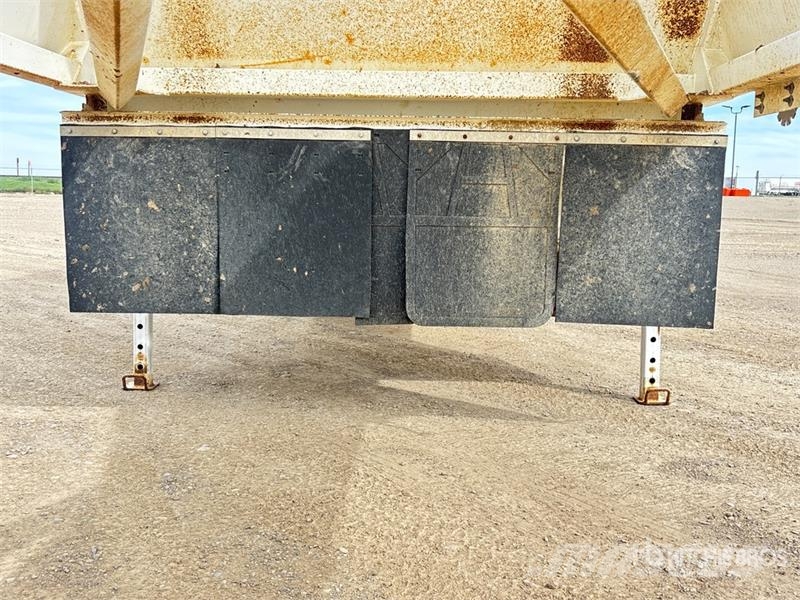 Doepker 40 ft Tri/A Belly Dump Trailer Tipphengere
