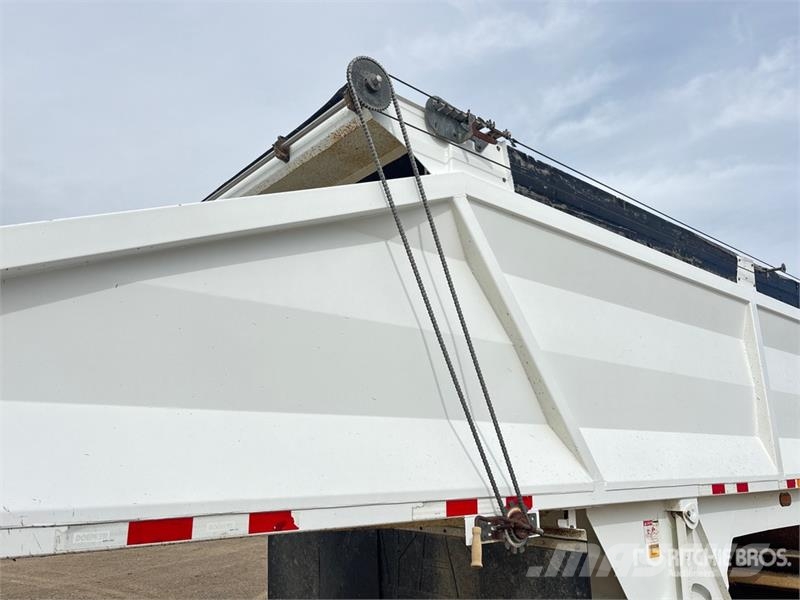 Doepker 40 ft Tri/A Belly Dump Trailer Tipphengere