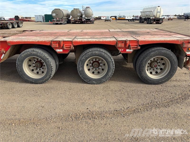 Doepker 40 ton 53 ft Tri/A Folding Neck Trailer Низкорамные прицепы