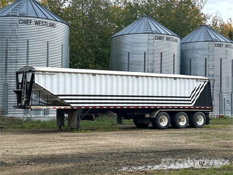 Doepker 42 ft Tri/A Grain Trailer Kornhengere