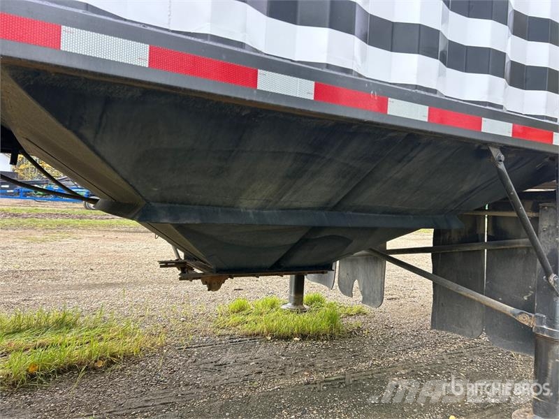 Doepker 42 ft Tri/A Grain Trailer Obilné návěsy