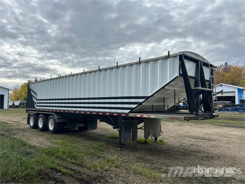 Doepker 42 ft Tri/A Grain Trailer Kornhengere