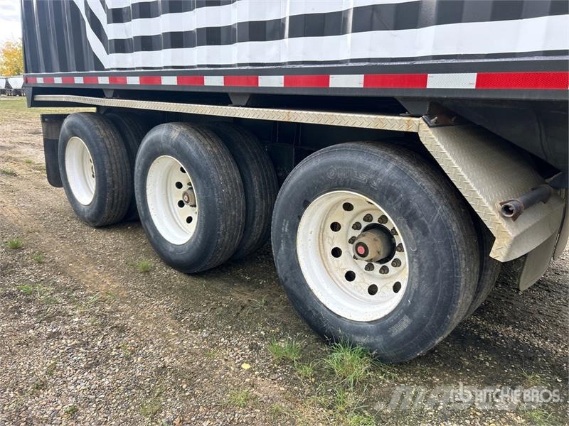 Doepker 42 ft Tri/A Grain Trailer Obilné návěsy