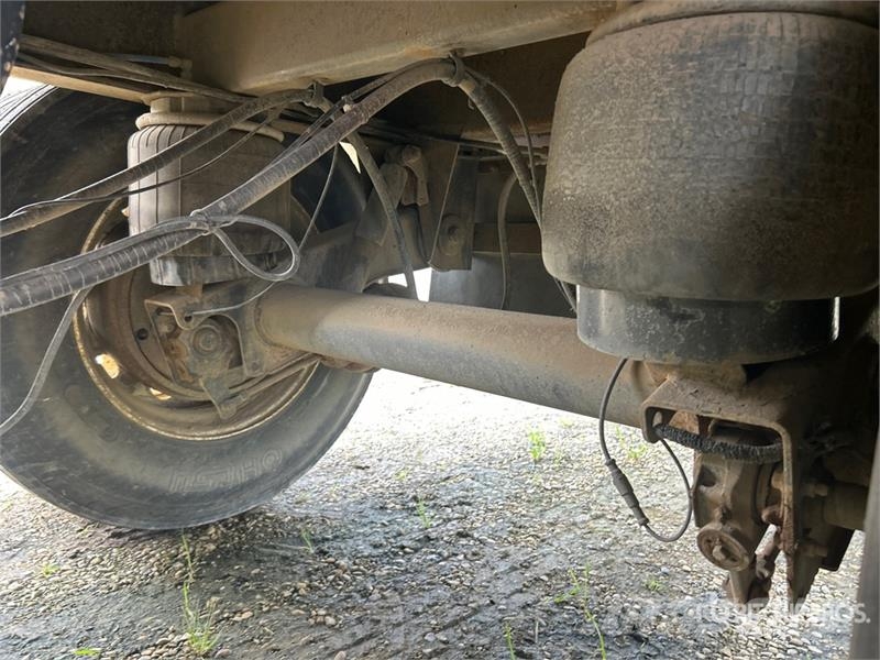 Doepker 42 ft Tri/A Grain Trailer Obilné návěsy