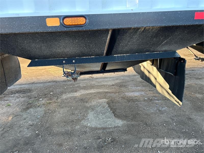 Doepker 44 ft Tri/A Grain Trailer Gabona átrakó kocsik