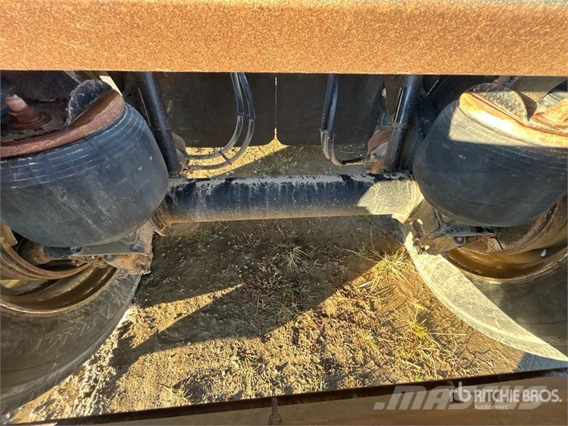 Doepker 44 ft Tri/A Grain Trailer Gabona átrakó kocsik