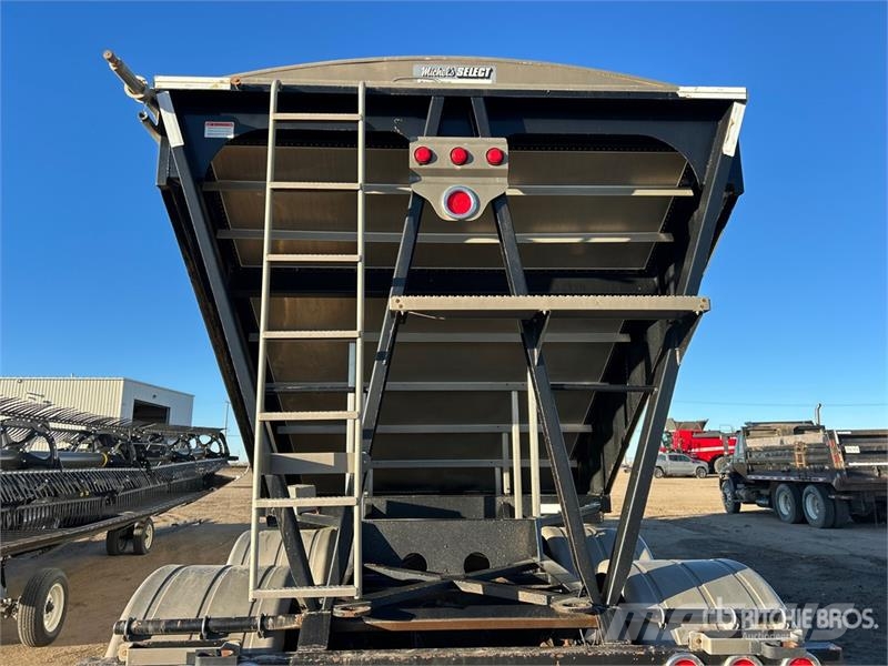 Doepker 44 ft Tri/A Grain Trailer Gabona átrakó kocsik