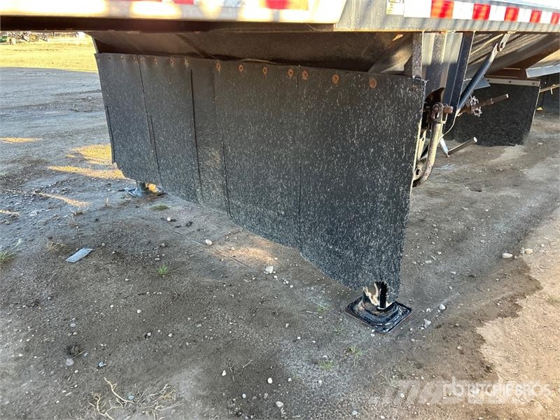 Doepker 44 ft Tri/A Grain Trailer Gabona átrakó kocsik