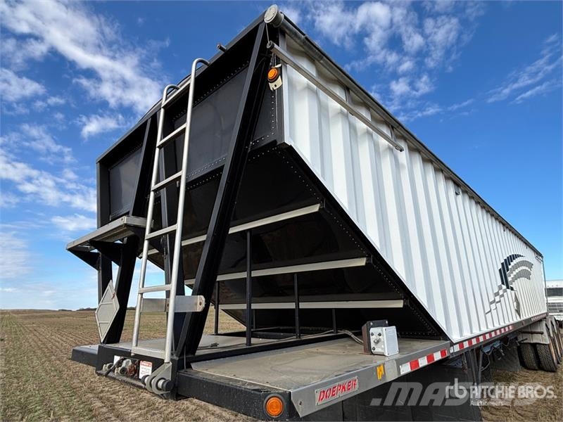 Doepker 45 ft Tri/A Grain Trailer Kornhengere