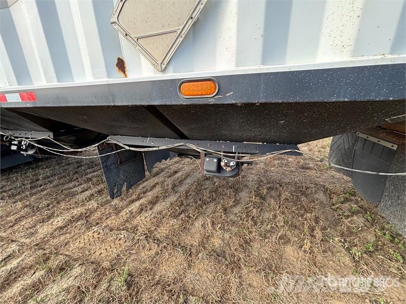 Doepker 45 ft Tri/A Grain Trailer Kornhengere