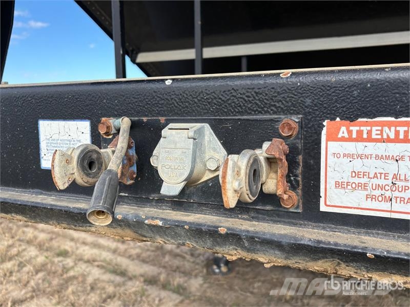 Doepker 45 ft Tri/A Grain Trailer Kornhengere